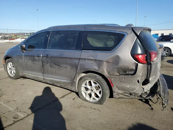 2C4RC1EG4JR111152 2018 CHRYSLER PACIFICA - Image 2