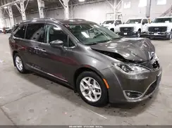 2C4RC1EG4JR121924 2018 CHRYSLER PACIFICA