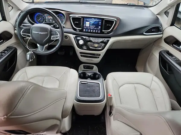 2C4RC1EG4JR131207 2018 CHRYSLER PACIFICA - Image 8