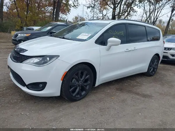2C4RC1EG4JR174316 2018 CHRYSLER PACIFICA - Image 2