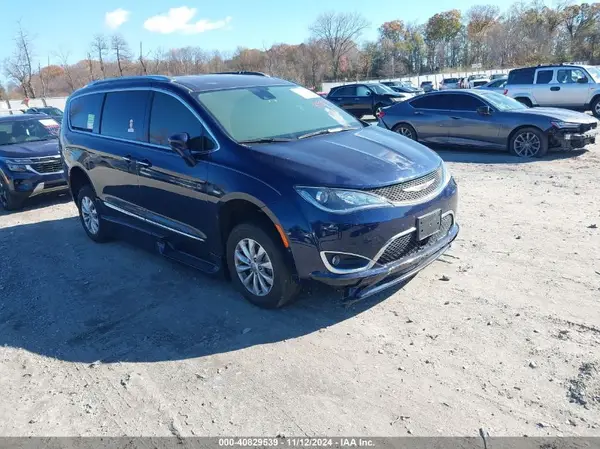 2C4RC1EG4JR182867 2018 CHRYSLER PACIFICA - Image 1