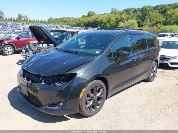 2C4RC1EG4JR204270 2018 CHRYSLER PACIFICA - Image 2