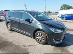 2C4RC1EG4JR226656 2018 CHRYSLER PACIFICA