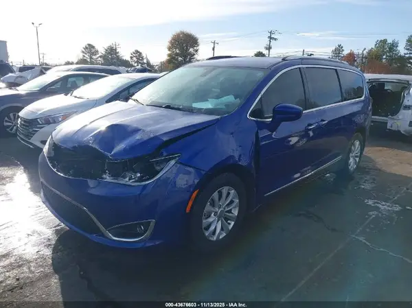 2C4RC1EG4JR257745 2018 CHRYSLER PACIFICA - Image 2