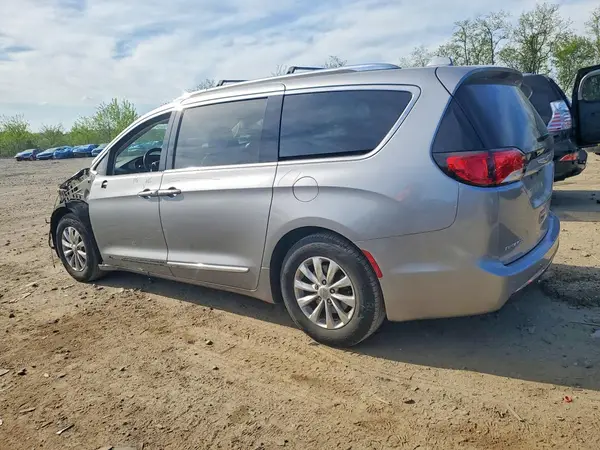 2C4RC1EG4JR257776 2018 CHRYSLER PACIFICA - Image 2