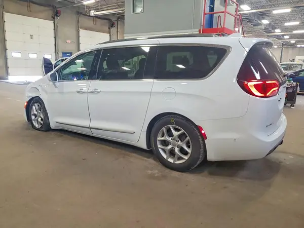 2C4RC1EG4JR293712 2018 CHRYSLER PACIFICA - Image 2