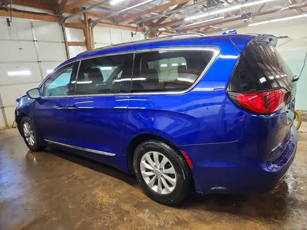2C4RC1EG4JR294391 2018 CHRYSLER PACIFICA - Image 2