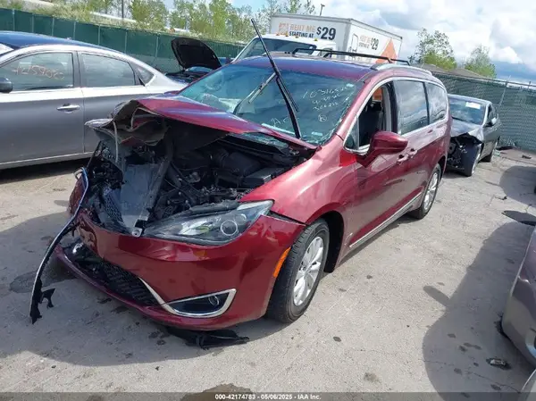 2C4RC1EG4JR306233 2018 CHRYSLER PACIFICA - Image 2