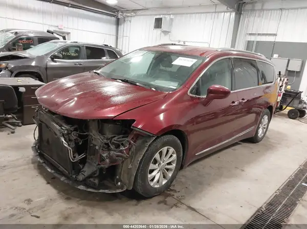 2C4RC1EG4JR306491 2018 CHRYSLER PACIFICA - Image 2