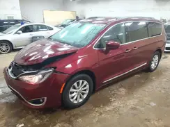 2C4RC1EG4JR317426 2018 CHRYSLER PACIFICA