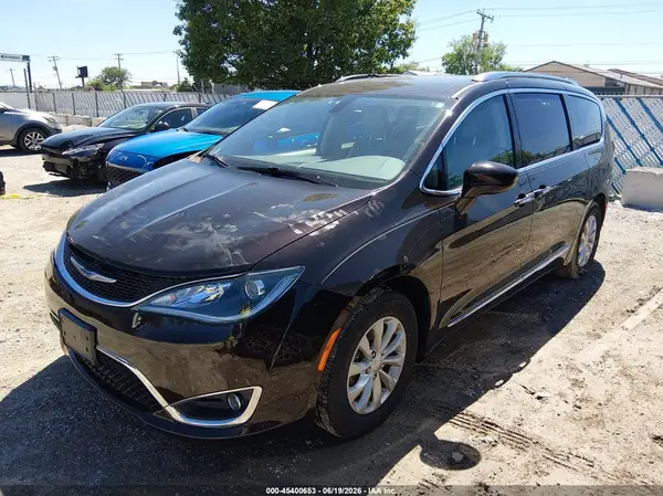 2C4RC1EG4JR353990 2018 CHRYSLER PACIFICA - Image 2