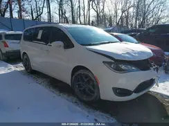 2C4RC1EG4KR525582 2019 CHRYSLER PACIFICA
