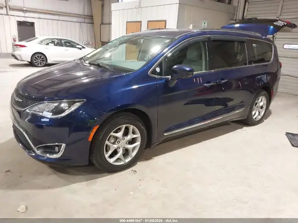 2C4RC1EG4KR570280 2019 CHRYSLER PACIFICA - Image 2