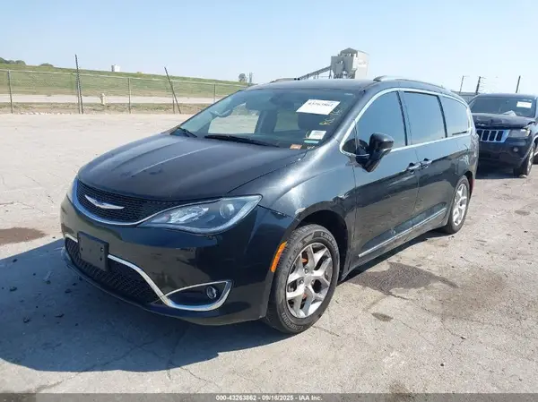 2C4RC1EG4KR575317 2019 CHRYSLER PACIFICA - Image 2
