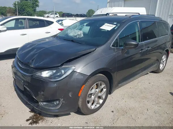 2C4RC1EG4KR577083 2019 CHRYSLER PACIFICA - Image 2