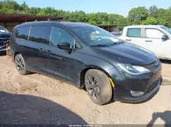 2C4RC1EG4KR616027 2019 CHRYSLER PACIFICA