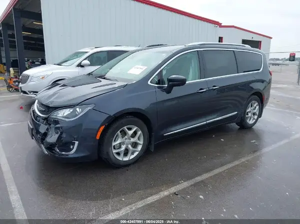 2C4RC1EG4KR628680 2019 CHRYSLER PACIFICA - Image 2