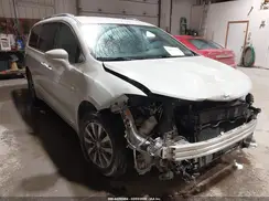 2C4RC1EG4KR667687 2019 CHRYSLER PACIFICA