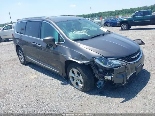 2C4RC1EG5HR519220 2017 CHRYSLER PACIFICA - Image 1