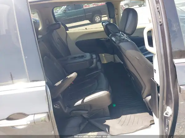 2C4RC1EG5HR519220 2017 CHRYSLER PACIFICA - Image 8