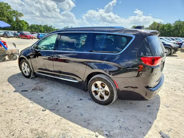 2C4RC1EG5HR525583 2017 CHRYSLER PACIFICA - Image 2
