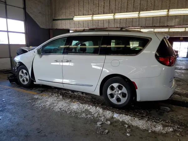 2C4RC1EG5HR560236 2017 CHRYSLER PACIFICA - Image 2