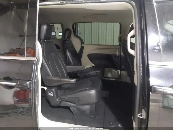 2C4RC1EG5HR570099 2017 CHRYSLER PACIFICA - Image 8