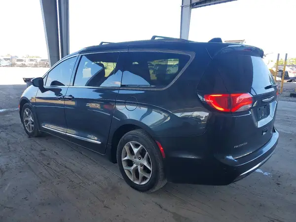 2C4RC1EG5HR578347 2017 CHRYSLER PACIFICA - Image 2