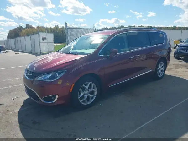 2C4RC1EG5HR614246 2017 CHRYSLER PACIFICA - Image 2