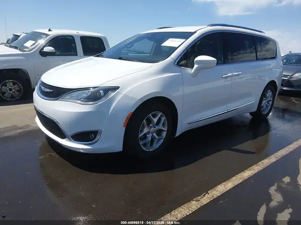 2C4RC1EG5HR614411 2017 CHRYSLER PACIFICA - Image 2