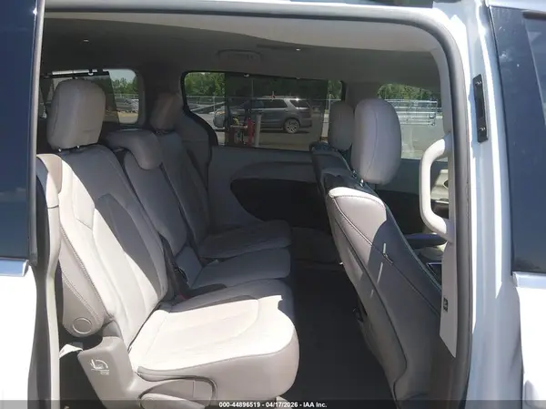 2C4RC1EG5HR614411 2017 CHRYSLER PACIFICA - Image 8