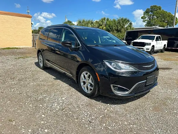 2C4RC1EG5HR622752 2017 CHRYSLER PACIFICA - Image 1
