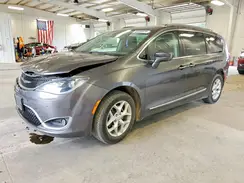2C4RC1EG5HR623657 2017 CHRYSLER PACIFICA