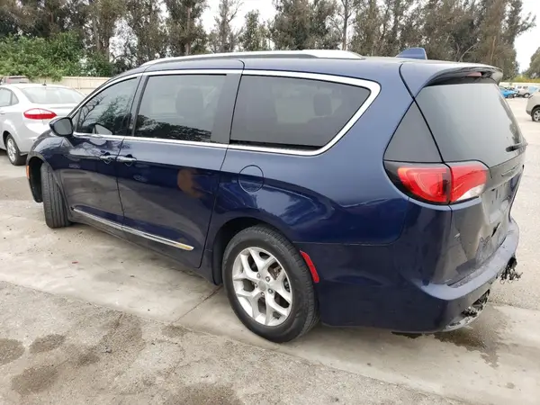 2C4RC1EG5HR633203 2017 CHRYSLER PACIFICA - Image 2