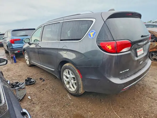 2C4RC1EG5HR637851 2017 CHRYSLER PACIFICA - Image 2