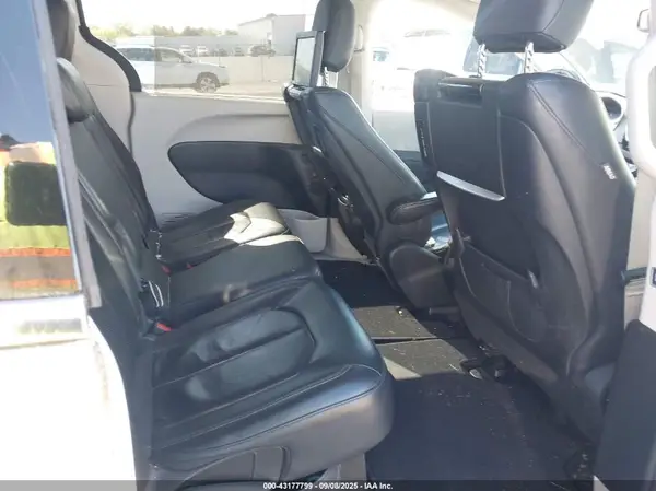 2C4RC1EG5HR643987 2017 CHRYSLER PACIFICA - Image 8