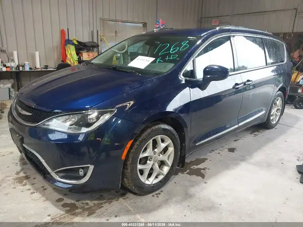2C4RC1EG5HR653810 2017 CHRYSLER PACIFICA - Image 2