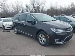 2C4RC1EG5HR665245 2017 CHRYSLER PACIFICA
