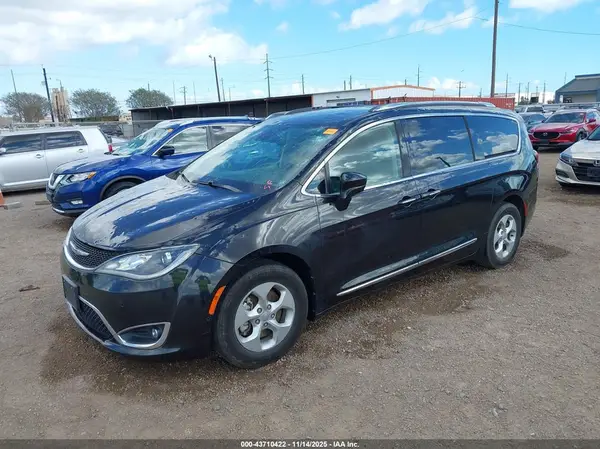 2C4RC1EG5HR669361 2017 CHRYSLER PACIFICA - Image 2