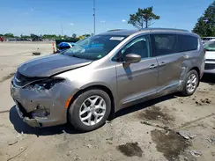 2C4RC1EG5HR695605 2017 CHRYSLER PACIFICA