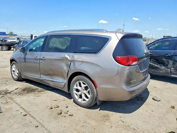 2C4RC1EG5HR695605 2017 CHRYSLER PACIFICA - Image 2