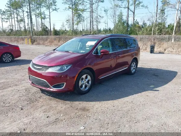 2C4RC1EG5HR708899 2017 CHRYSLER PACIFICA - Image 2