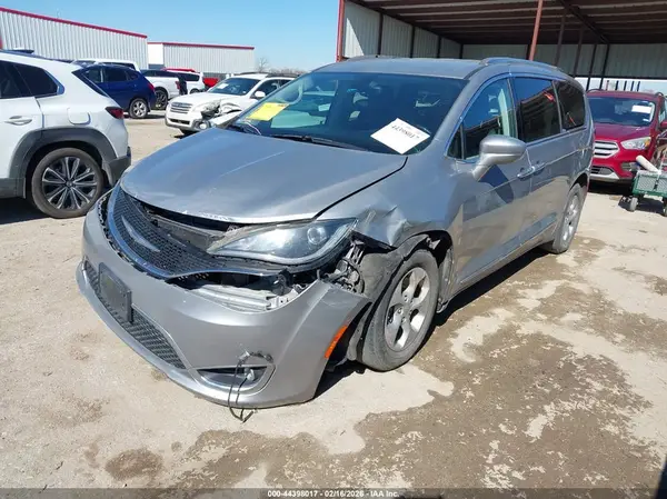 2C4RC1EG5HR722575 2017 CHRYSLER PACIFICA - Image 2