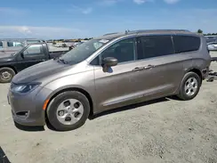 2C4RC1EG5HR729851 2017 CHRYSLER PACIFICA