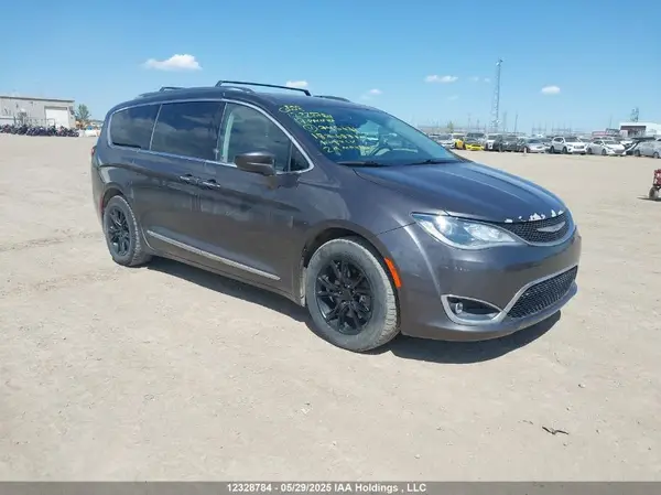 2C4RC1EG5HR745631 2017 CHRYSLER PACIFICA - Image 1