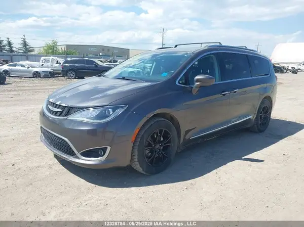 2C4RC1EG5HR745631 2017 CHRYSLER PACIFICA - Image 2