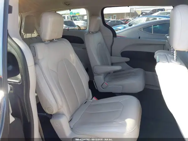2C4RC1EG5HR752627 2017 CHRYSLER PACIFICA - Image 8