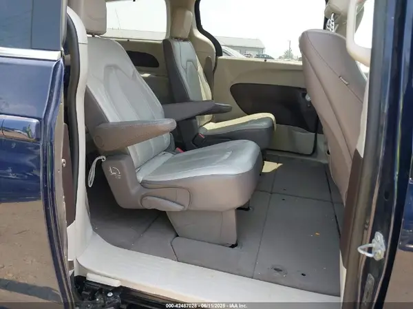 2C4RC1EG5HR754622 2017 CHRYSLER PACIFICA - Image 8