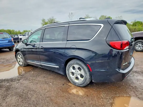 2C4RC1EG5HR757780 2017 CHRYSLER PACIFICA - Image 2