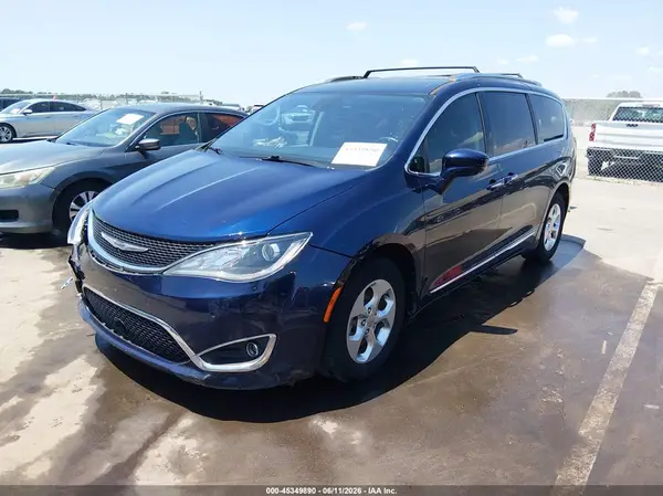 2C4RC1EG5HR763367 2017 CHRYSLER PACIFICA - Image 2